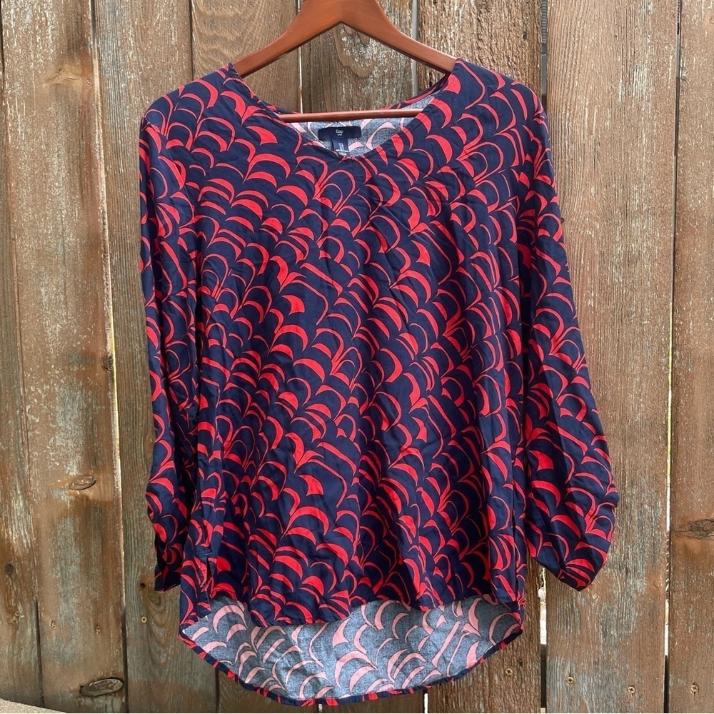 GAP Women’s Navy Red Pattern 3/4 Sleeve Flowy Lightweight Blouse Size Large